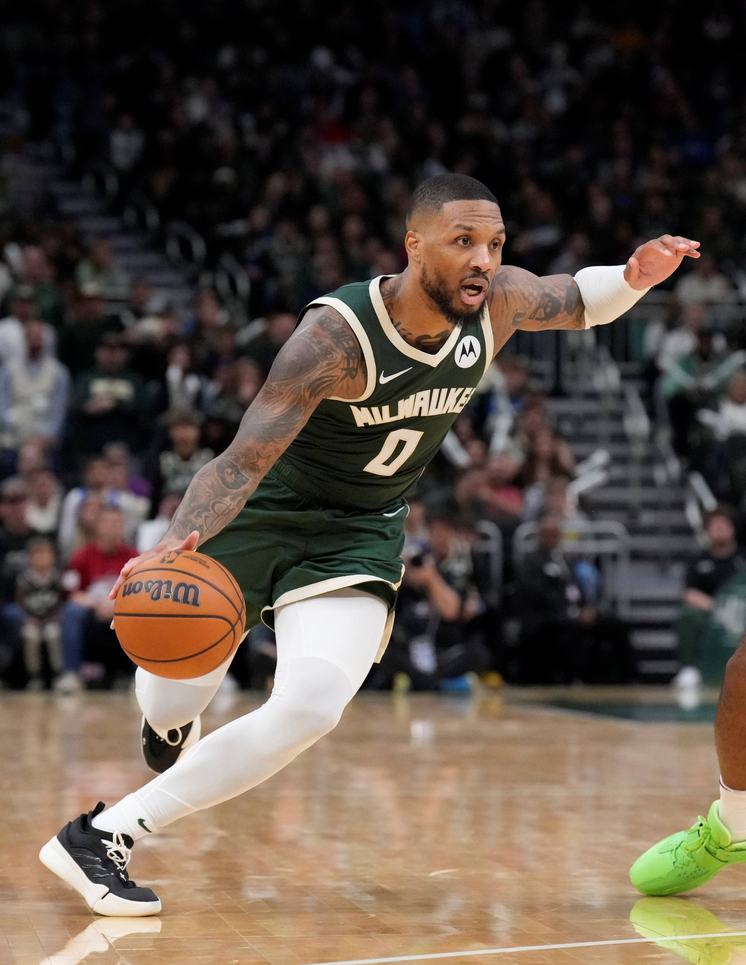 字母哥连续七场比赛得分超过败北，雄鹿挑战极限！的简单介绍