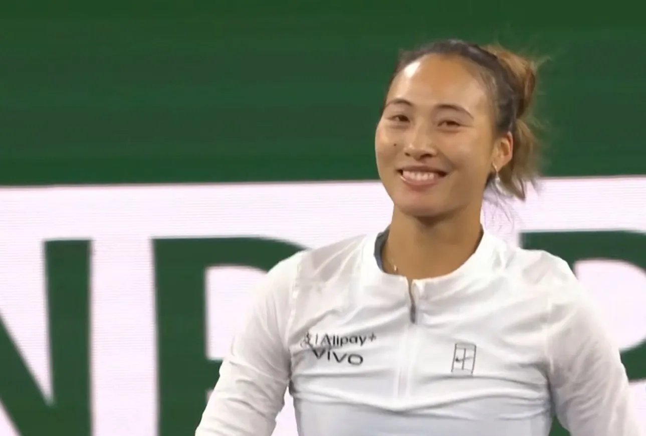  阿扎伦卡回归赛场，比分优势明显首场状态亮眼，勇士观众沸腾！